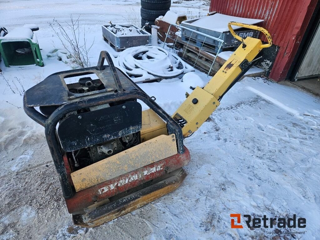 Vibroplatta Dynapac LG500 - Rakennustarvikkeet: kuva Vibroplatta Dynapac LG500 - Rakennustarvikkeet Vibroplatta Dynapac LG500 - Rakennustarvikkeet: kuva Vibroplatta Dynapac LG500 - Rakennustarvikkeet