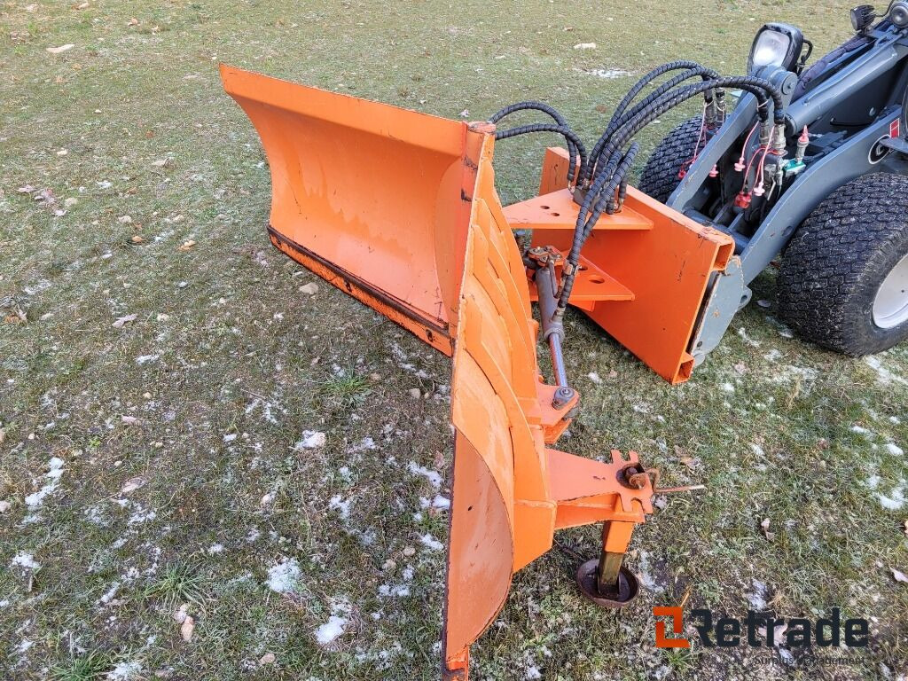 Vikplog med Trima fäste 240 cm - Lumiaura: kuva Vikplog med Trima fäste 240 cm - Lumiaura Vikplog med Trima fäste 240 cm - Lumiaura: kuva Vikplog med Trima fäste 240 cm - Lumiaura