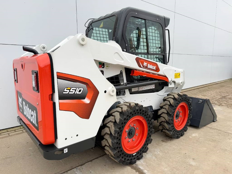 Bobcat S510 - New / Unused / Closed Cabine / AC - Liukuohjattu kuormaaja: kuva Bobcat S510 - New / Unused / Closed Cabine / AC - Liukuohjattu kuormaaja Bobcat S510 - New / Unused / Closed Cabine / AC - Liukuohjattu kuormaaja: kuva Bobcat S510 - New / Unused / Closed Cabine / AC - Liukuohjattu kuormaaja