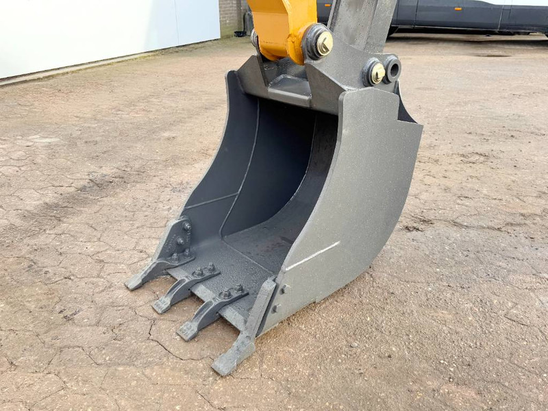 Kaivuri-trukki Case 570SV 4WD - 4/1 Bucket / Telescopic Boom / AC: kuva Kaivuri-trukki Case 570SV 4WD - 4/1 Bucket / Telescopic Boom / AC