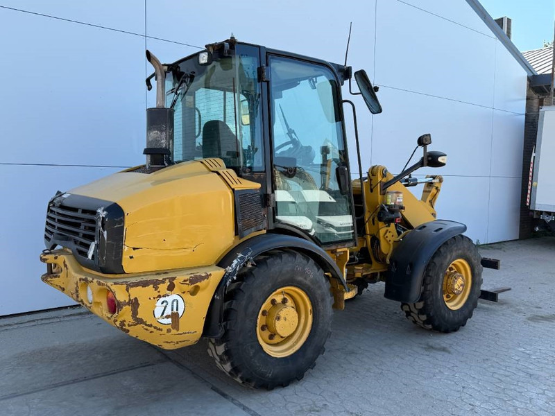 Cat 906H - Auto Greasing / Quick Coupler - Pyöräkuormaaja: kuva Cat 906H - Auto Greasing / Quick Coupler - Pyöräkuormaaja Cat 906H - Auto Greasing / Quick Coupler - Pyöräkuormaaja: kuva Cat 906H - Auto Greasing / Quick Coupler - Pyöräkuormaaja