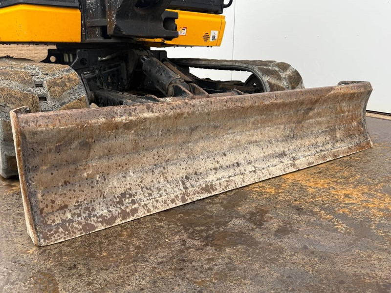 Minikuormaaja JCB 86C-1 - Hammer Lines / Quick Coupler: kuva Minikuormaaja JCB 86C-1 - Hammer Lines / Quick Coupler