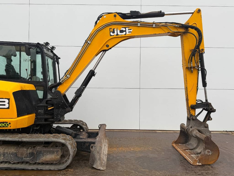 Minikuormaaja JCB 86C-1 - Hammer Lines / Quick Coupler: kuva Minikuormaaja JCB 86C-1 - Hammer Lines / Quick Coupler