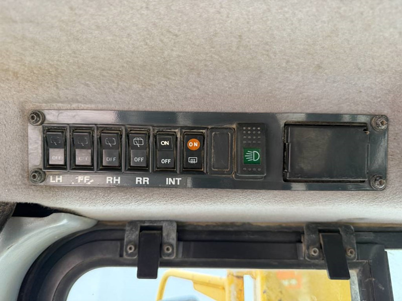 Puskutraktori Komatsu D61PX15 - 6 Way + Folding Blade / CE + EPA / AC: kuva Puskutraktori Komatsu D61PX15 - 6 Way + Folding Blade / CE + EPA / AC
