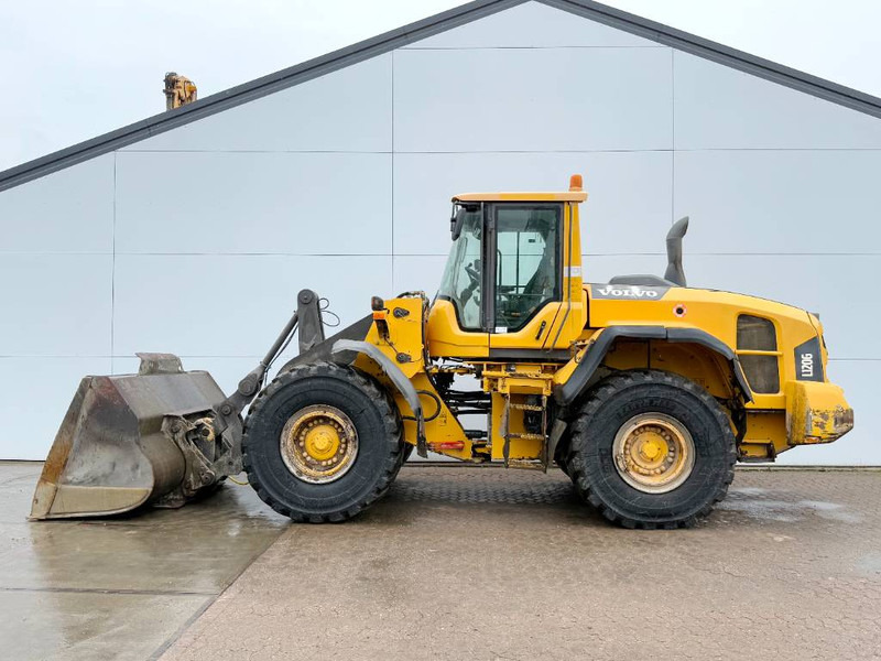 Volvo L120G - 3rd Function / Quick Coupler / Auto Lube - Pyöräkuormaaja: kuva Volvo L120G - 3rd Function / Quick Coupler / Auto Lube - Pyöräkuormaaja Volvo L120G - 3rd Function / Quick Coupler / Auto Lube - Pyöräkuormaaja: kuva Volvo L120G - 3rd Function / Quick Coupler / Auto Lube - Pyöräkuormaaja