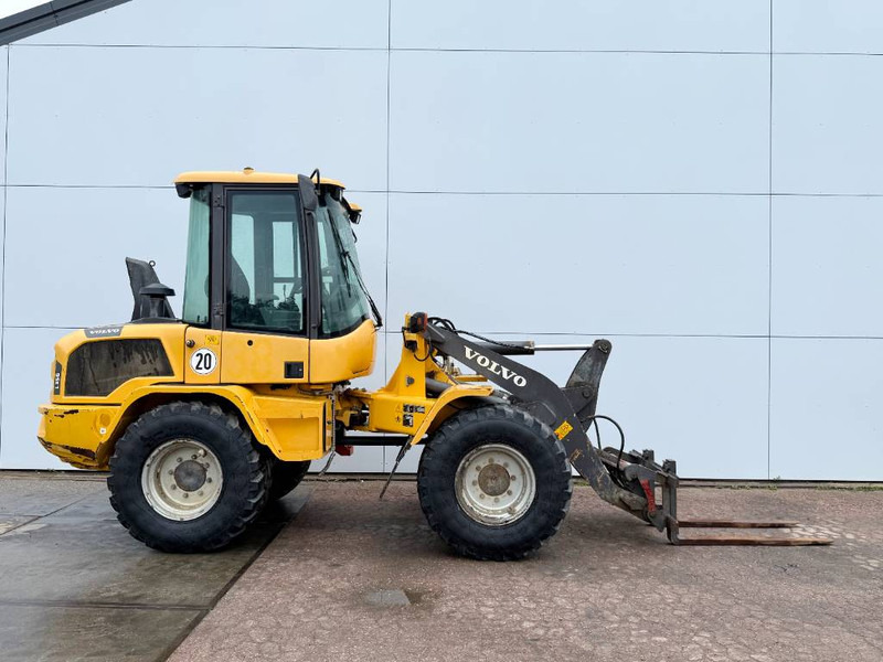 Volvo L35G - German Machine / Bucket + Forks! - Pyöräkuormaaja: kuva Volvo L35G - German Machine / Bucket + Forks! - Pyöräkuormaaja Volvo L35G - German Machine / Bucket + Forks! - Pyöräkuormaaja: kuva Volvo L35G - German Machine / Bucket + Forks! - Pyöräkuormaaja
