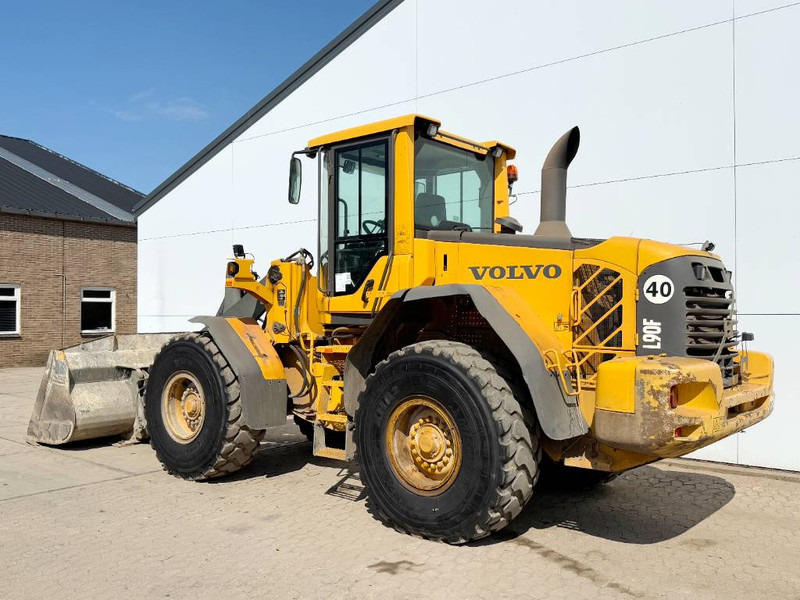 Volvo L90F - German Machine / 3rd Function / Auto Lube - Pyöräkuormaaja: kuva Volvo L90F - German Machine / 3rd Function / Auto Lube - Pyöräkuormaaja Volvo L90F - German Machine / 3rd Function / Auto Lube - Pyöräkuormaaja: kuva Volvo L90F - German Machine / 3rd Function / Auto Lube - Pyöräkuormaaja