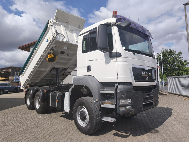 MAN MAN TGS 26.440 Kipper 6x6 Bordmatik Rollplane AHK Euro 5 - Kippiauto kuorma-auto: kuva MAN MAN TGS 26.440 Kipper 6x6 Bordmatik Rollplane AHK Euro 5 - Kippiauto kuorma-auto MAN MAN TGS 26.440 Kipper 6x6 Bordmatik Rollplane AHK Euro 5 - Kippiauto kuorma-auto: kuva MAN MAN TGS 26.440 Kipper 6x6 Bordmatik Rollplane AHK Euro 5 - Kippiauto kuorma-auto