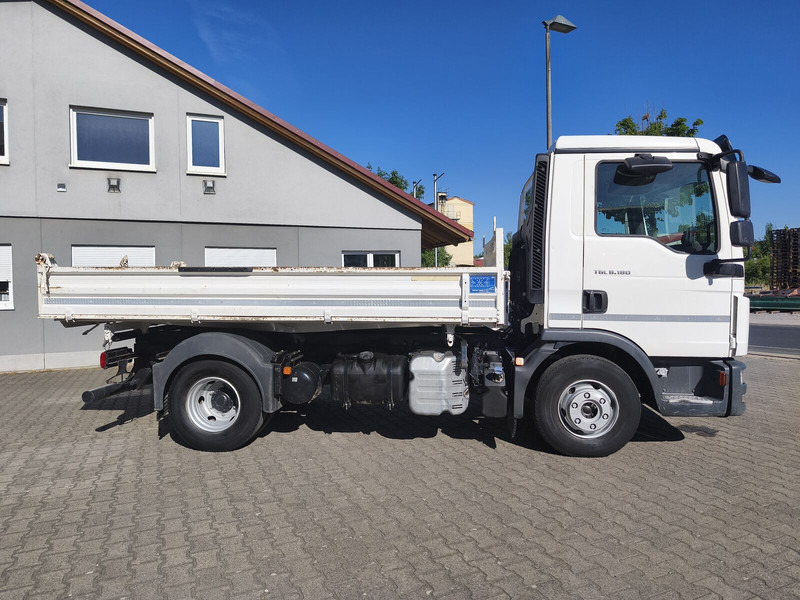 MAN TGL 8.180 - Kippiauto kuorma-auto: kuva MAN TGL 8.180 - Kippiauto kuorma-auto MAN TGL 8.180 - Kippiauto kuorma-auto: kuva MAN TGL 8.180 - Kippiauto kuorma-auto