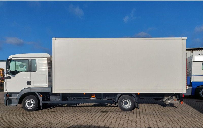 MAN TGL 8.190 L gFH Koffer LBW AHK (25) TÜV NEU - Umpikori kuorma-auto: kuva MAN TGL 8.190 L gFH Koffer LBW AHK (25) TÜV NEU - Umpikori kuorma-auto MAN TGL 8.190 L gFH Koffer LBW AHK (25) TÜV NEU - Umpikori kuorma-auto: kuva MAN TGL 8.190 L gFH Koffer LBW AHK (25) TÜV NEU - Umpikori kuorma-auto