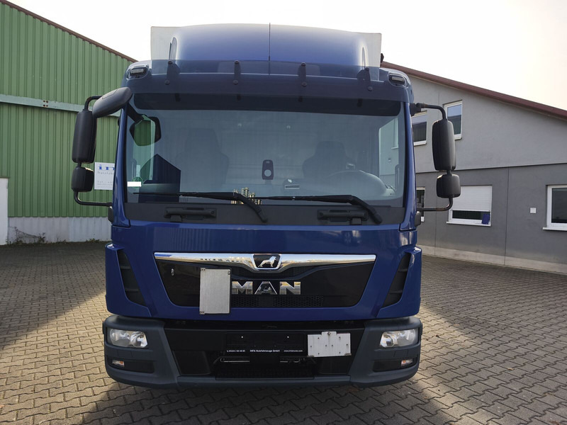 MAN TGL 8.220 4x2 Euro 6 LBW AHK (19) - Pressukapelli kuorma-auto: kuva MAN TGL 8.220 4x2 Euro 6 LBW AHK (19) - Pressukapelli kuorma-auto MAN TGL 8.220 4x2 Euro 6 LBW AHK (19) - Pressukapelli kuorma-auto: kuva MAN TGL 8.220 4x2 Euro 6 LBW AHK (19) - Pressukapelli kuorma-auto
