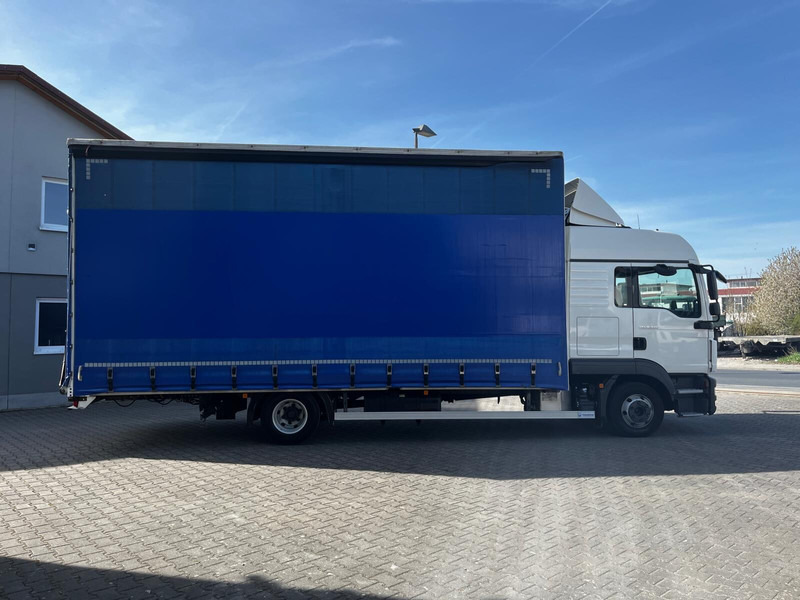 MAN TGL 8.220 - Pressukapelli kuorma-auto: kuva MAN TGL 8.220 - Pressukapelli kuorma-auto MAN TGL 8.220 - Pressukapelli kuorma-auto: kuva MAN TGL 8.220 - Pressukapelli kuorma-auto