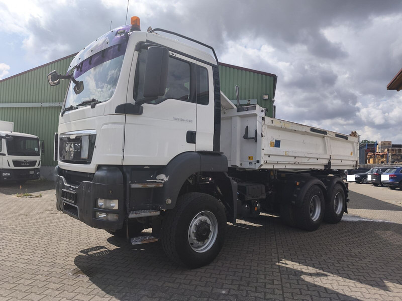 MAN TGS 26.400 - Kippiauto kuorma-auto: kuva MAN TGS 26.400 - Kippiauto kuorma-auto MAN TGS 26.400 - Kippiauto kuorma-auto: kuva MAN TGS 26.400 - Kippiauto kuorma-auto