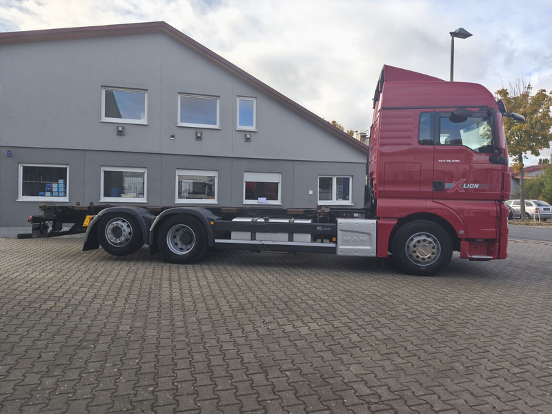 MAN TGX 26.500 BDF 6x2 Euro 6 Standard Lift+Lenk (29) - Kuorma-auto alusta: kuva MAN TGX 26.500 BDF 6x2 Euro 6 Standard Lift+Lenk (29) - Kuorma-auto alusta MAN TGX 26.500 BDF 6x2 Euro 6 Standard Lift+Lenk (29) - Kuorma-auto alusta: kuva MAN TGX 26.500 BDF 6x2 Euro 6 Standard Lift+Lenk (29) - Kuorma-auto alusta