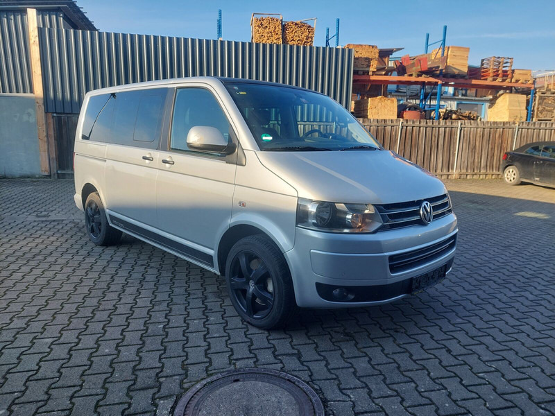 Volkswagen Transporter Multivan AHK Doppelklima Tisch Leder 7-Sitzer - Minibussi, Pikkubussi: kuva Volkswagen Transporter Multivan AHK Doppelklima Tisch Leder 7-Sitzer - Minibussi, Pikkubussi Volkswagen Transporter Multivan AHK Doppelklima Tisch Leder 7-Sitzer - Minibussi, Pikkubussi: kuva Volkswagen Transporter Multivan AHK Doppelklima Tisch Leder 7-Sitzer - Minibussi, Pikkubussi