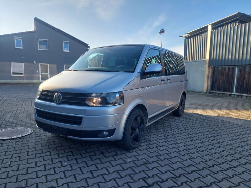 Volkswagen Transporter Multivan AHK Doppelklima Tisch Leder 7-Sitzer - Minibussi, Pikkubussi: kuva Volkswagen Transporter Multivan AHK Doppelklima Tisch Leder 7-Sitzer - Minibussi, Pikkubussi Volkswagen Transporter Multivan AHK Doppelklima Tisch Leder 7-Sitzer - Minibussi, Pikkubussi: kuva Volkswagen Transporter Multivan AHK Doppelklima Tisch Leder 7-Sitzer - Minibussi, Pikkubussi