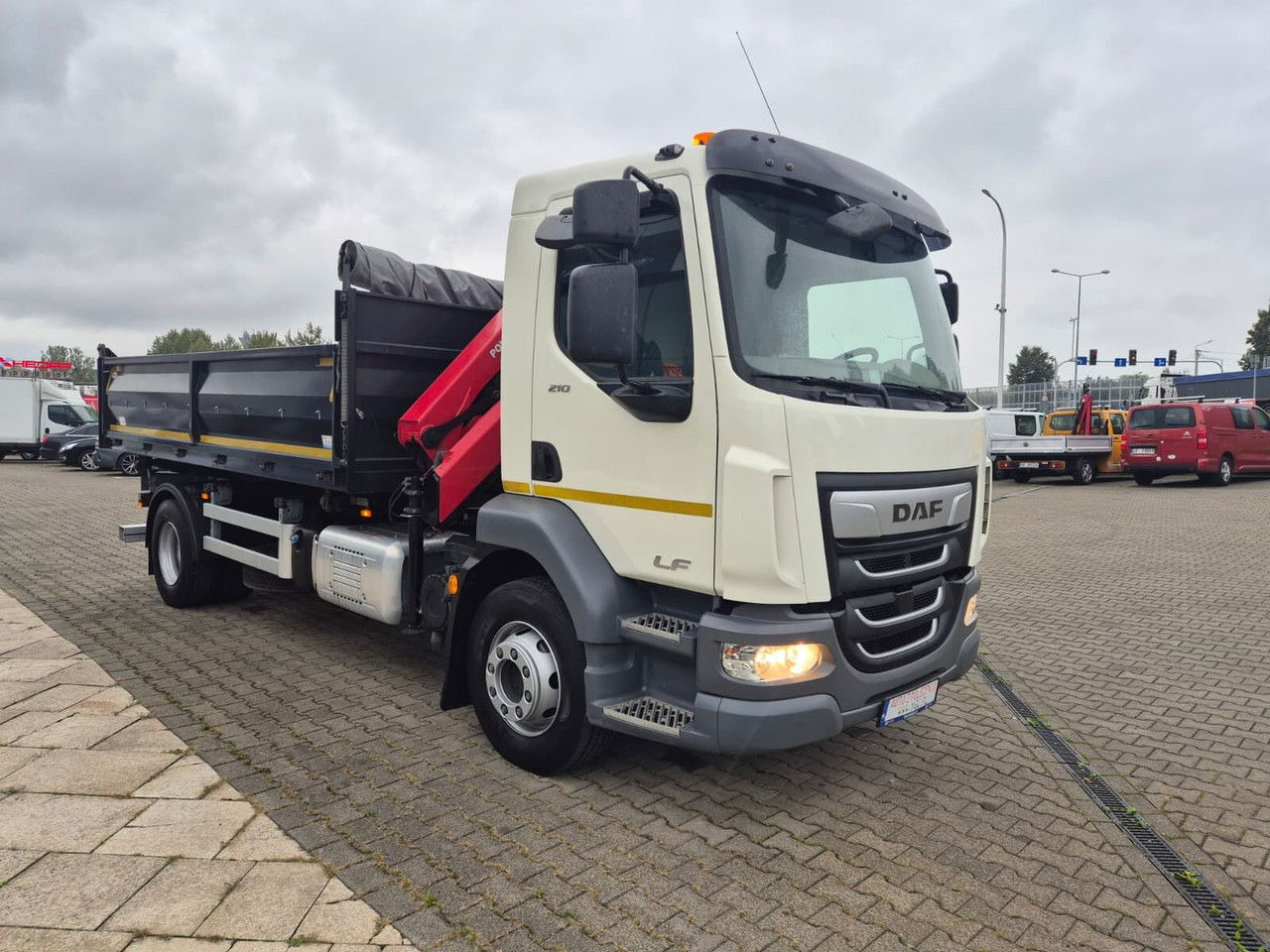 DAF LF 210 HDS HMF / Kipper / Like NEW - Kippiauto kuorma-auto, Nosturiauto: kuva DAF LF 210 HDS HMF / Kipper / Like NEW - Kippiauto kuorma-auto, Nosturiauto DAF LF 210 HDS HMF / Kipper / Like NEW - Kippiauto kuorma-auto, Nosturiauto: kuva DAF LF 210 HDS HMF / Kipper / Like NEW - Kippiauto kuorma-auto, Nosturiauto