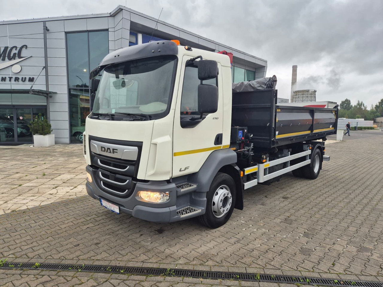 DAF LF 210 HDS HMF / Kipper / Like NEW - Kippiauto kuorma-auto, Nosturiauto: kuva DAF LF 210 HDS HMF / Kipper / Like NEW - Kippiauto kuorma-auto, Nosturiauto DAF LF 210 HDS HMF / Kipper / Like NEW - Kippiauto kuorma-auto, Nosturiauto: kuva DAF LF 210 HDS HMF / Kipper / Like NEW - Kippiauto kuorma-auto, Nosturiauto