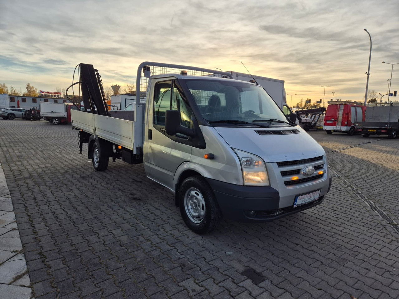 Ford Transit 350 2.4 TDCi / HDS Hiab / 1 Owner / Serviced - Avolava pakettiauto: kuva Ford Transit 350 2.4 TDCi / HDS Hiab / 1 Owner / Serviced - Avolava pakettiauto Ford Transit 350 2.4 TDCi / HDS Hiab / 1 Owner / Serviced - Avolava pakettiauto: kuva Ford Transit 350 2.4 TDCi / HDS Hiab / 1 Owner / Serviced - Avolava pakettiauto