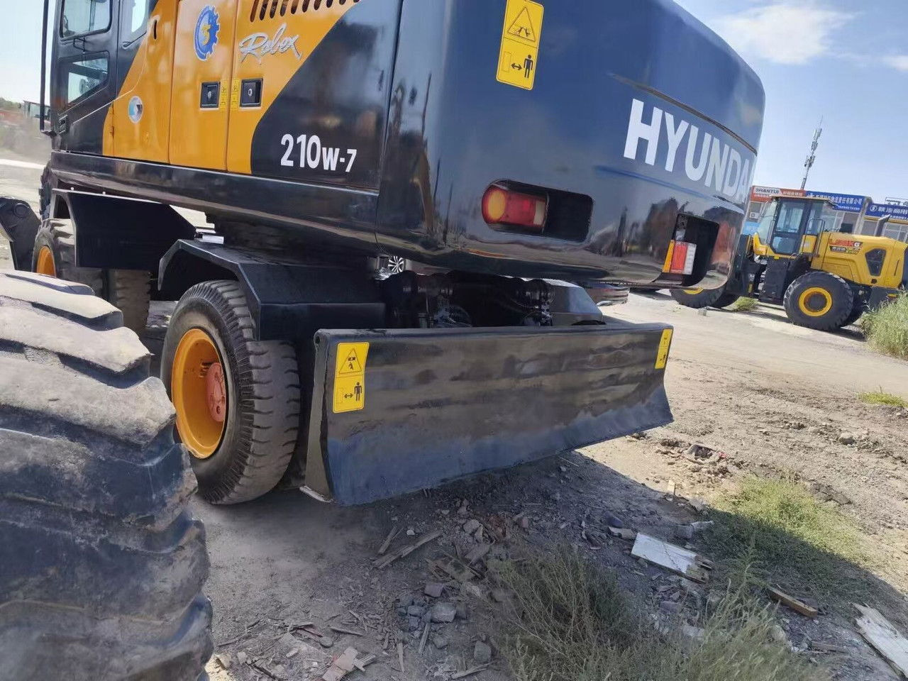 Hyundai R210-7 / Cummins / 1800MTH / Like NEW/20,5Tons/Sp R210-7 / Cummins / 1800MTH / Like NEW/20,5Tons/Special Ofert - Pyöräalustainen kaivinkone: kuva Hyundai R210-7 / Cummins / 1800MTH / Like NEW/20,5Tons/Sp R210-7 / Cummins / 1800MTH / Like NEW/20,5Tons/Special Ofert - Pyöräalustainen kaivinkone Hyundai R210-7 / Cummins / 1800MTH / Like NEW/20,5Tons/Sp R210-7 / Cummins / 1800MTH / Like NEW/20,5Tons/Special Ofert - Pyöräalustainen kaivinkone: kuva Hyundai R210-7 / Cummins / 1800MTH / Like NEW/20,5Tons/Sp R210-7 / Cummins / 1800MTH / Like NEW/20,5Tons/Special Ofert - Pyöräalustainen kaivinkone
