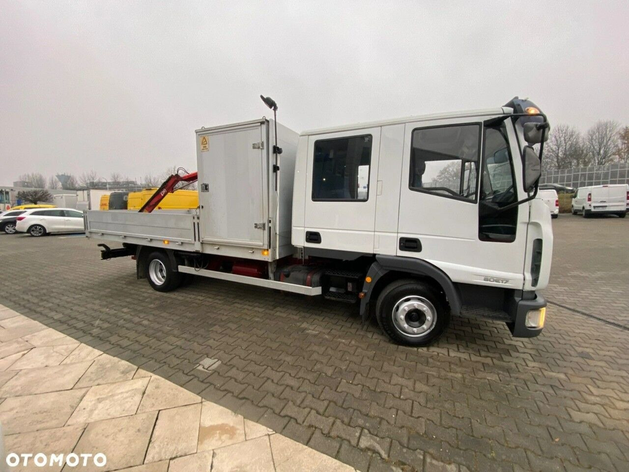 IVECO Eurocargo ML80E17 / HDS HMF / 1 Owner / Doka - Lava-kuorma-auto, Nosturiauto: kuva IVECO Eurocargo ML80E17 / HDS HMF / 1 Owner / Doka - Lava-kuorma-auto, Nosturiauto IVECO Eurocargo ML80E17 / HDS HMF / 1 Owner / Doka - Lava-kuorma-auto, Nosturiauto: kuva IVECO Eurocargo ML80E17 / HDS HMF / 1 Owner / Doka - Lava-kuorma-auto, Nosturiauto