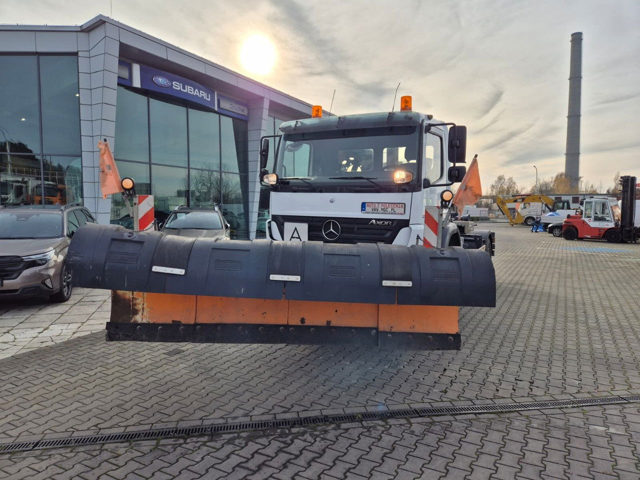 Mercedes-Benz Axor 1833 4X4 / Serviced / Schmidt Plow - Koukkulava kuorma-auto: kuva Mercedes-Benz Axor 1833 4X4 / Serviced / Schmidt Plow - Koukkulava kuorma-auto Mercedes-Benz Axor 1833 4X4 / Serviced / Schmidt Plow - Koukkulava kuorma-auto: kuva Mercedes-Benz Axor 1833 4X4 / Serviced / Schmidt Plow - Koukkulava kuorma-auto