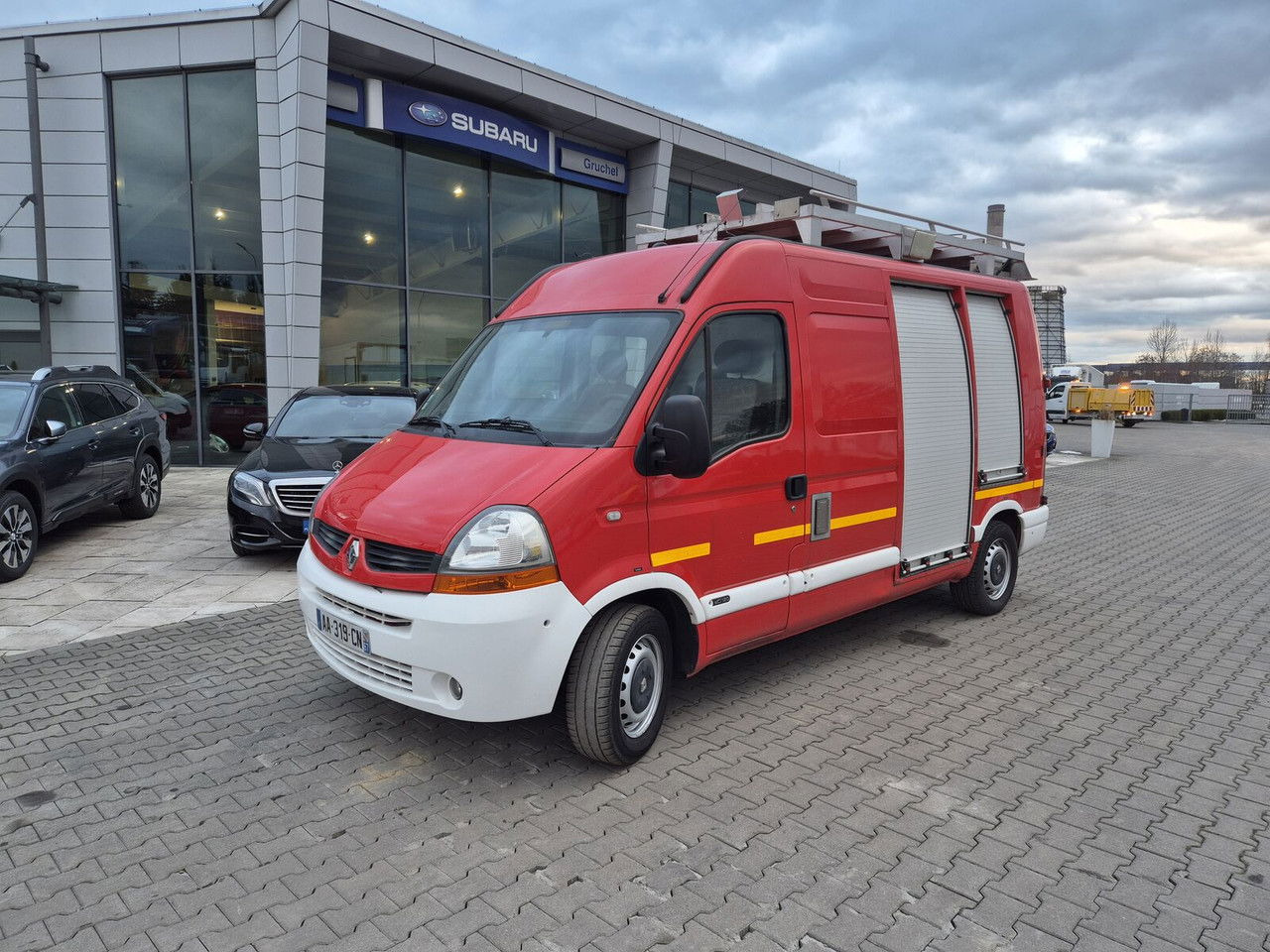 Renault Master 2.5 DCi / Only 25TKM / Like NEW / WE Have 3 THE Same - Paloauto: kuva Renault Master 2.5 DCi / Only 25TKM / Like NEW / WE Have 3 THE Same - Paloauto Renault Master 2.5 DCi / Only 25TKM / Like NEW / WE Have 3 THE Same - Paloauto: kuva Renault Master 2.5 DCi / Only 25TKM / Like NEW / WE Have 3 THE Same - Paloauto