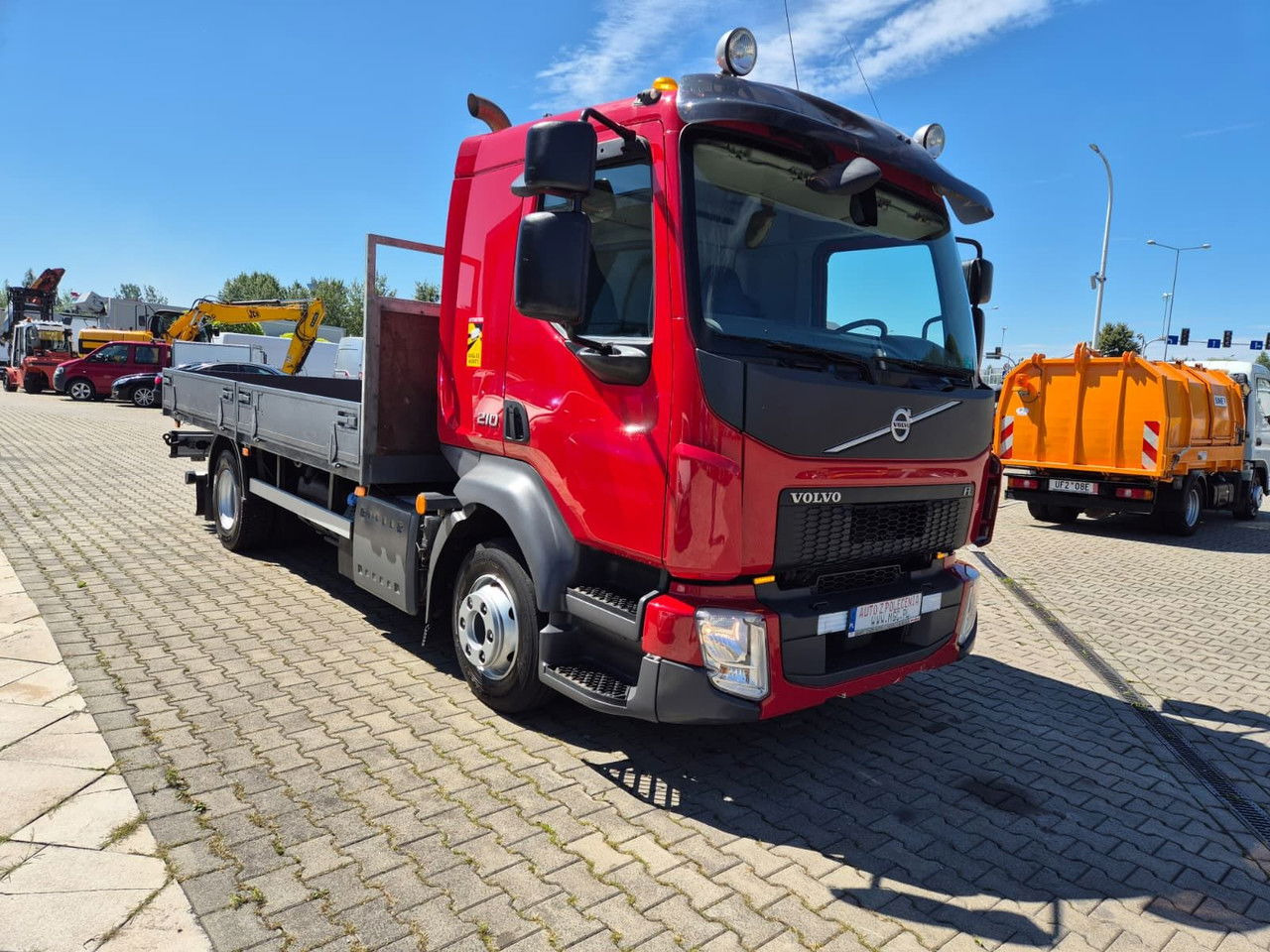 Volvo FL 210 1 Owner / LOW KM / Fassi - Lava-kuorma-auto, Nosturiauto: kuva Volvo FL 210 1 Owner / LOW KM / Fassi - Lava-kuorma-auto, Nosturiauto Volvo FL 210 1 Owner / LOW KM / Fassi - Lava-kuorma-auto, Nosturiauto: kuva Volvo FL 210 1 Owner / LOW KM / Fassi - Lava-kuorma-auto, Nosturiauto