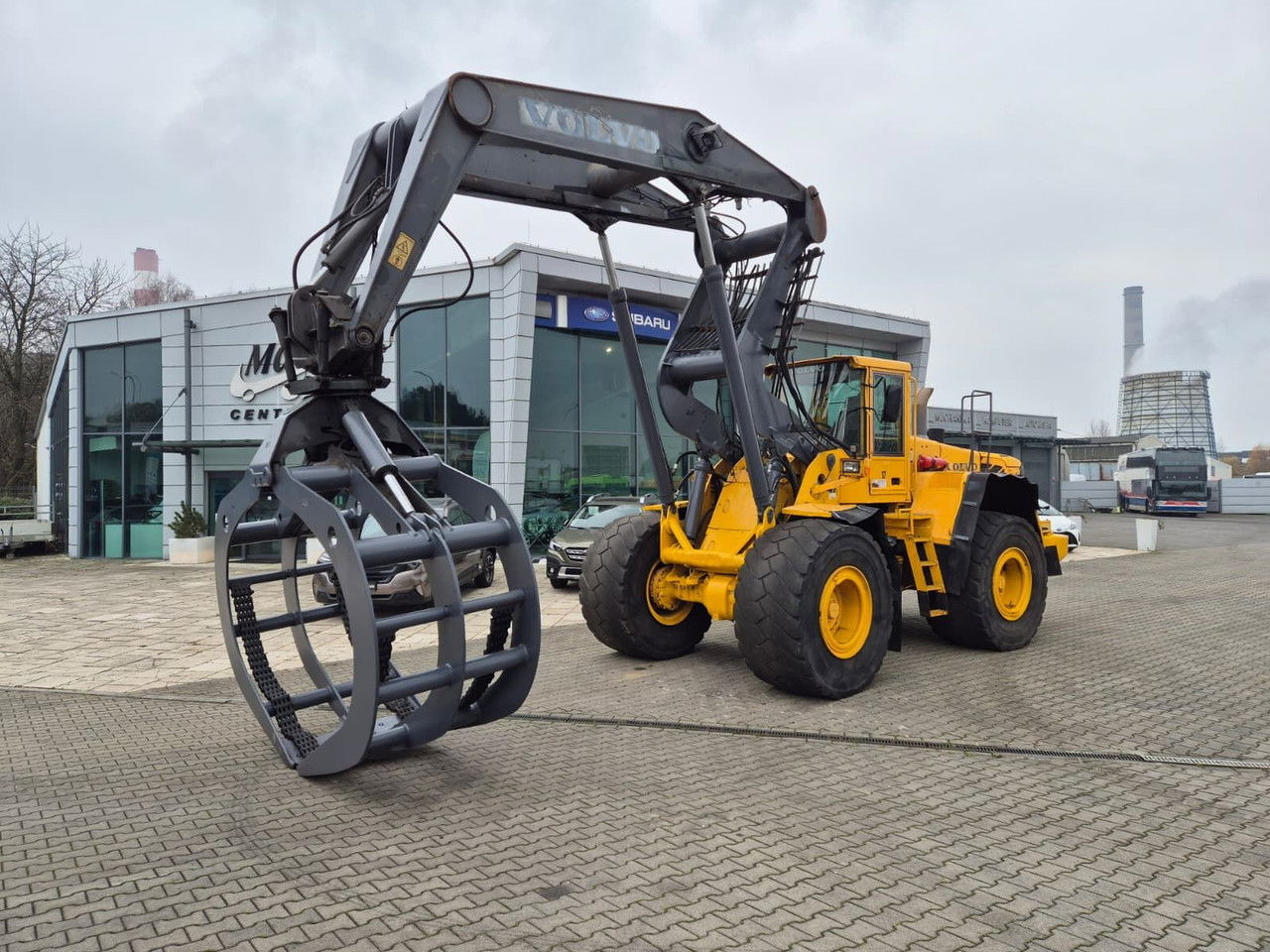 Volvo L180 E - Pyöräkuormaaja: kuva Volvo L180 E - Pyöräkuormaaja Volvo L180 E - Pyöräkuormaaja: kuva Volvo L180 E - Pyöräkuormaaja