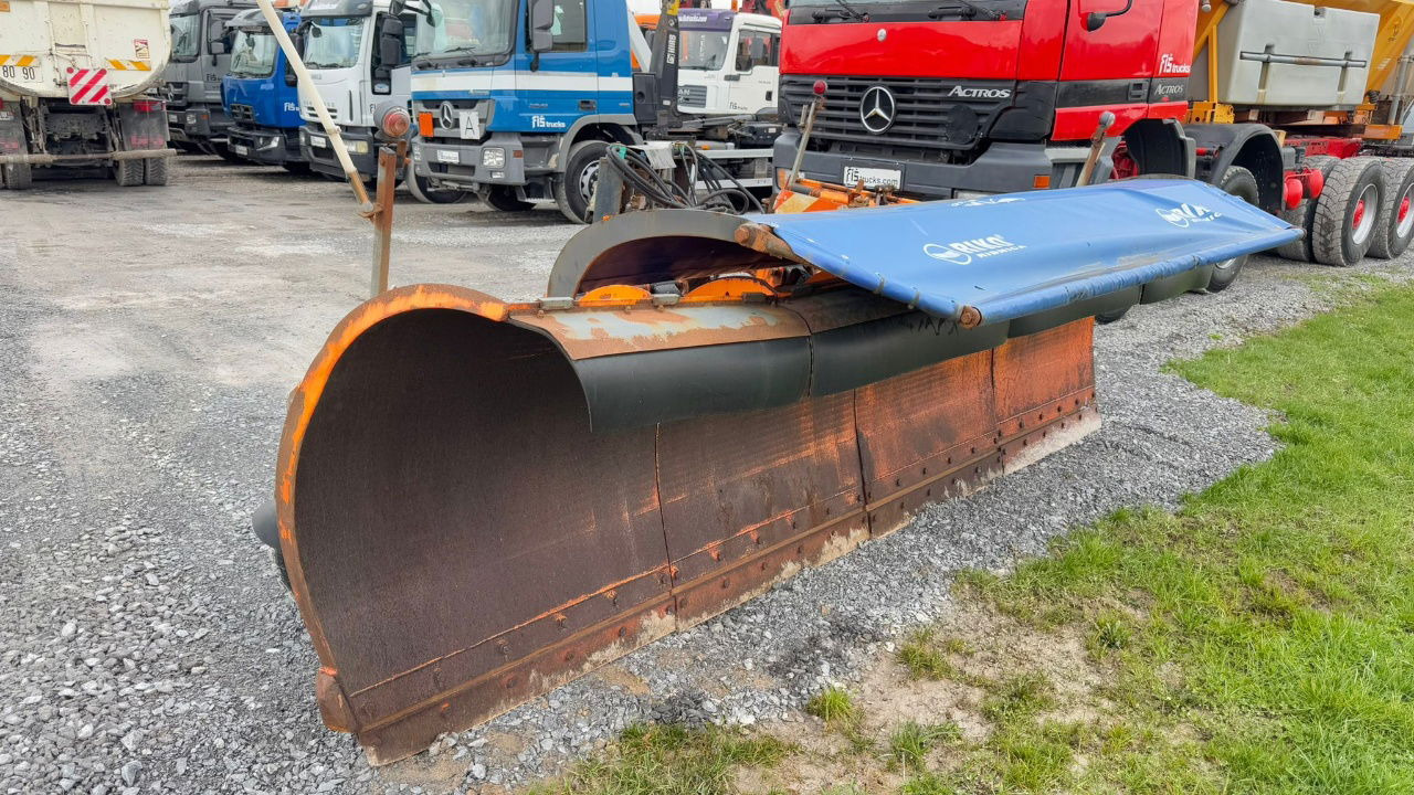 Diversen Front Snow Plow - 4.1M - Lumiaura: kuva Diversen Front Snow Plow - 4.1M - Lumiaura Diversen Front Snow Plow - 4.1M - Lumiaura: kuva Diversen Front Snow Plow - 4.1M - Lumiaura