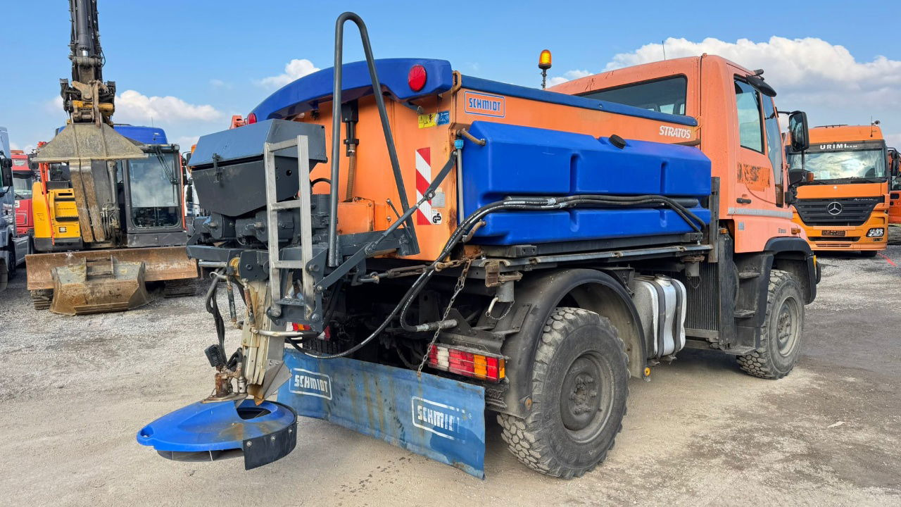 Mercedes-Benz Unimog U300 4x4 - Schmidt salt spreader 3m3 - Kuorma-auto: kuva Mercedes-Benz Unimog U300 4x4 - Schmidt salt spreader 3m3 - Kuorma-auto Mercedes-Benz Unimog U300 4x4 - Schmidt salt spreader 3m3 - Kuorma-auto: kuva Mercedes-Benz Unimog U300 4x4 - Schmidt salt spreader 3m3 - Kuorma-auto