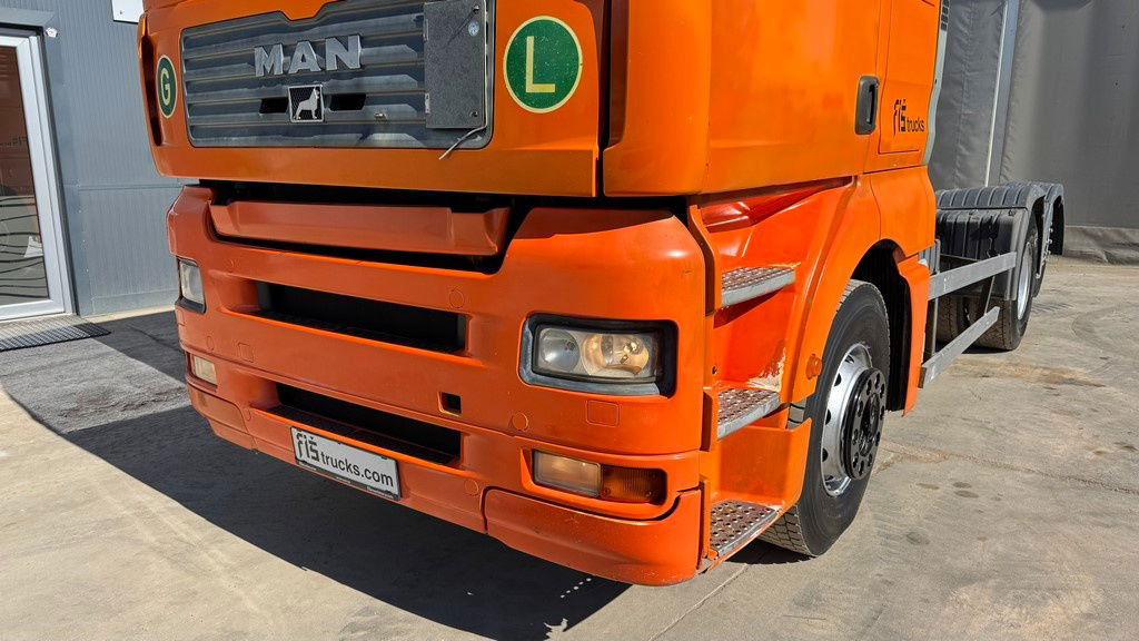 MAN TGA 26.460 6X2 chassis - lifitng axle - Kuorma-auto alusta: kuva MAN TGA 26.460 6X2 chassis - lifitng axle - Kuorma-auto alusta MAN TGA 26.460 6X2 chassis - lifitng axle - Kuorma-auto alusta: kuva MAN TGA 26.460 6X2 chassis - lifitng axle - Kuorma-auto alusta