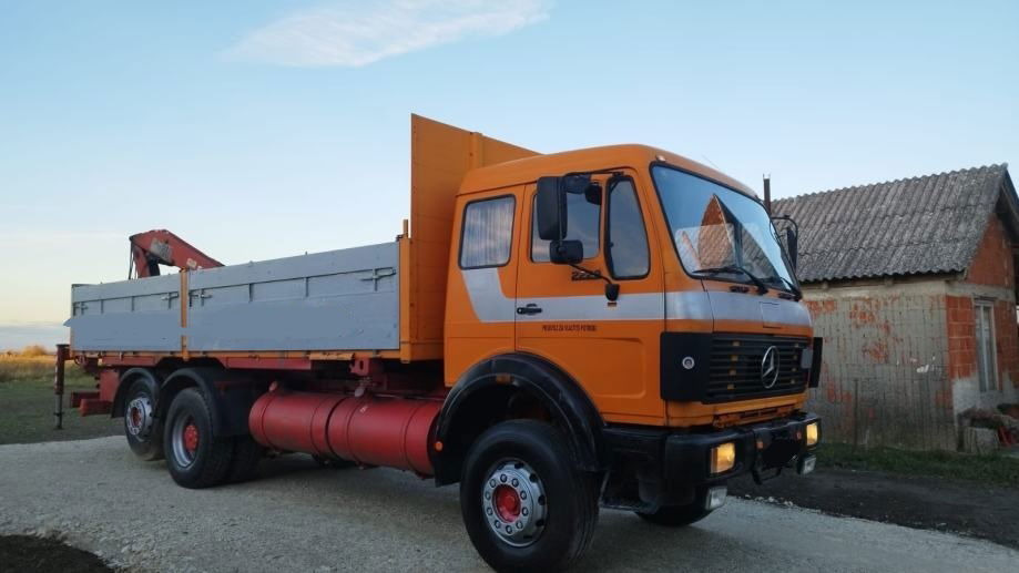 Mercedes-Benz 2228 6x2 stake body - crane - Pressukapelli kuorma-auto: kuva Mercedes-Benz 2228 6x2 stake body - crane - Pressukapelli kuorma-auto Mercedes-Benz 2228 6x2 stake body - crane - Pressukapelli kuorma-auto: kuva Mercedes-Benz 2228 6x2 stake body - crane - Pressukapelli kuorma-auto