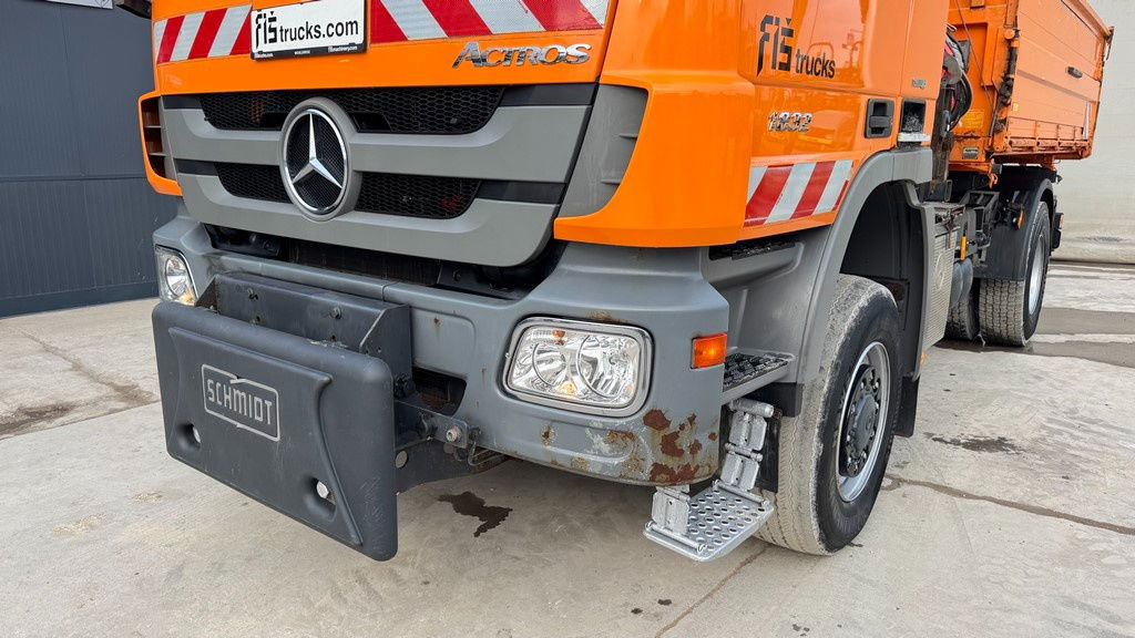 Mercedes-Benz Actros 1832 AK tipper 4x4 - crane Fassi 9.2M - remote control - Kippiauto kuorma-auto: kuva Mercedes-Benz Actros 1832 AK tipper 4x4 - crane Fassi 9.2M - remote control - Kippiauto kuorma-auto Mercedes-Benz Actros 1832 AK tipper 4x4 - crane Fassi 9.2M - remote control - Kippiauto kuorma-auto: kuva Mercedes-Benz Actros 1832 AK tipper 4x4 - crane Fassi 9.2M - remote control - Kippiauto kuorma-auto