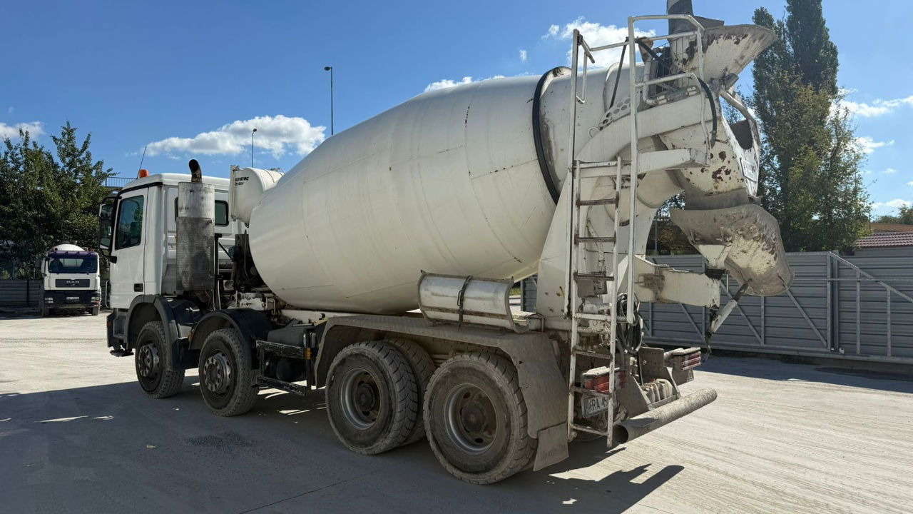 Mercedes-Benz Actros 3532 8x4 beton Schwing mixer 10m3 - Betoniauto: kuva Mercedes-Benz Actros 3532 8x4 beton Schwing mixer 10m3 - Betoniauto Mercedes-Benz Actros 3532 8x4 beton Schwing mixer 10m3 - Betoniauto: kuva Mercedes-Benz Actros 3532 8x4 beton Schwing mixer 10m3 - Betoniauto