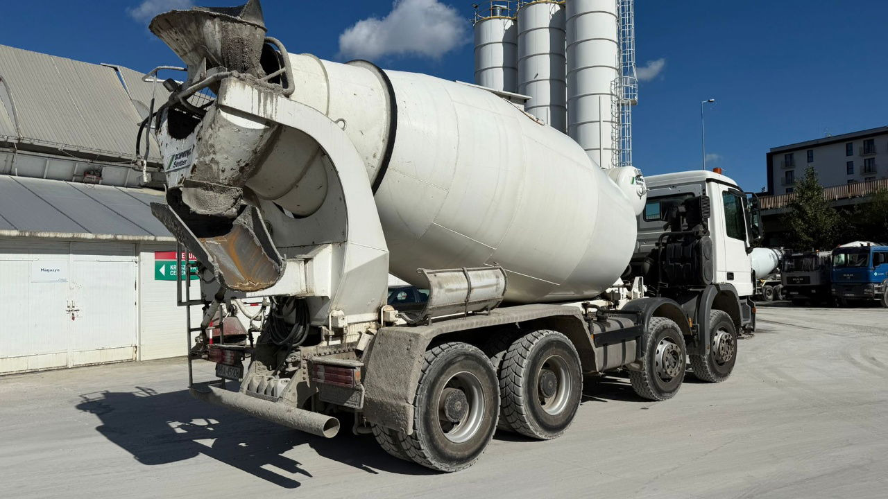 Mercedes-Benz Actros 3532 8x4 beton Schwing mixer 10m3 - Betoniauto: kuva Mercedes-Benz Actros 3532 8x4 beton Schwing mixer 10m3 - Betoniauto Mercedes-Benz Actros 3532 8x4 beton Schwing mixer 10m3 - Betoniauto: kuva Mercedes-Benz Actros 3532 8x4 beton Schwing mixer 10m3 - Betoniauto