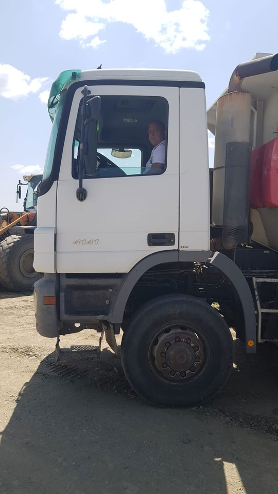 Mercedes-Benz Actros 4141 K 8x6 schwarzmuller mulda tipper - Kippiauto kuorma-auto: kuva Mercedes-Benz Actros 4141 K 8x6 schwarzmuller mulda tipper - Kippiauto kuorma-auto Mercedes-Benz Actros 4141 K 8x6 schwarzmuller mulda tipper - Kippiauto kuorma-auto: kuva Mercedes-Benz Actros 4141 K 8x6 schwarzmuller mulda tipper - Kippiauto kuorma-auto