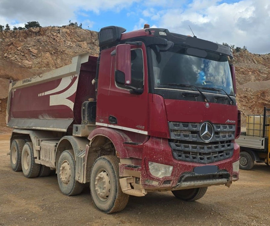 Mercedes-Benz Arocs 4142 8X4 cantoni tipper - Kippiauto kuorma-auto: kuva Mercedes-Benz Arocs 4142 8X4 cantoni tipper - Kippiauto kuorma-auto Mercedes-Benz Arocs 4142 8X4 cantoni tipper - Kippiauto kuorma-auto: kuva Mercedes-Benz Arocs 4142 8X4 cantoni tipper - Kippiauto kuorma-auto