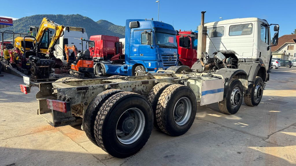 Mercedes-Benz SK 3234 8x4 chassis - Kuorma-auto alusta: kuva Mercedes-Benz SK 3234 8x4 chassis - Kuorma-auto alusta Mercedes-Benz SK 3234 8x4 chassis - Kuorma-auto alusta: kuva Mercedes-Benz SK 3234 8x4 chassis - Kuorma-auto alusta