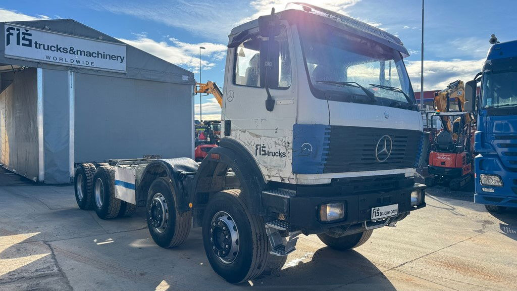 Mercedes-Benz SK 3234 8x4 chassis - Kuorma-auto alusta: kuva Mercedes-Benz SK 3234 8x4 chassis - Kuorma-auto alusta Mercedes-Benz SK 3234 8x4 chassis - Kuorma-auto alusta: kuva Mercedes-Benz SK 3234 8x4 chassis - Kuorma-auto alusta
