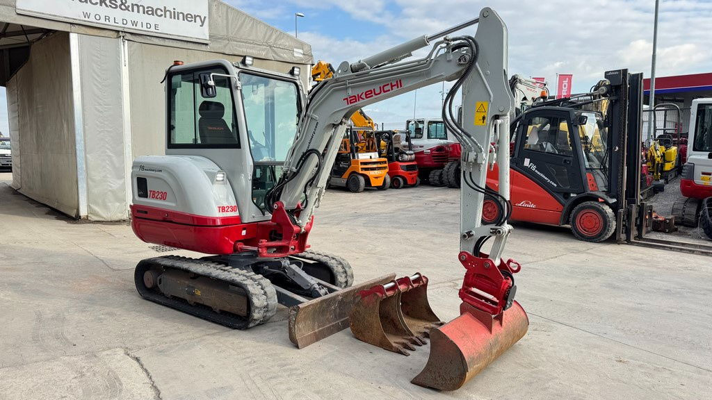 Takeuchi TB230 - Powertilt - 3X Buckets - 2021 Year - TOP - Minikuormaaja: kuva  Takeuchi TB230 - Powertilt - 3X Buckets - 2021 Year - TOP - Minikuormaaja Takeuchi TB230 - Powertilt - 3X Buckets - 2021 Year - TOP - Minikuormaaja: kuva  Takeuchi TB230 - Powertilt - 3X Buckets - 2021 Year - TOP - Minikuormaaja