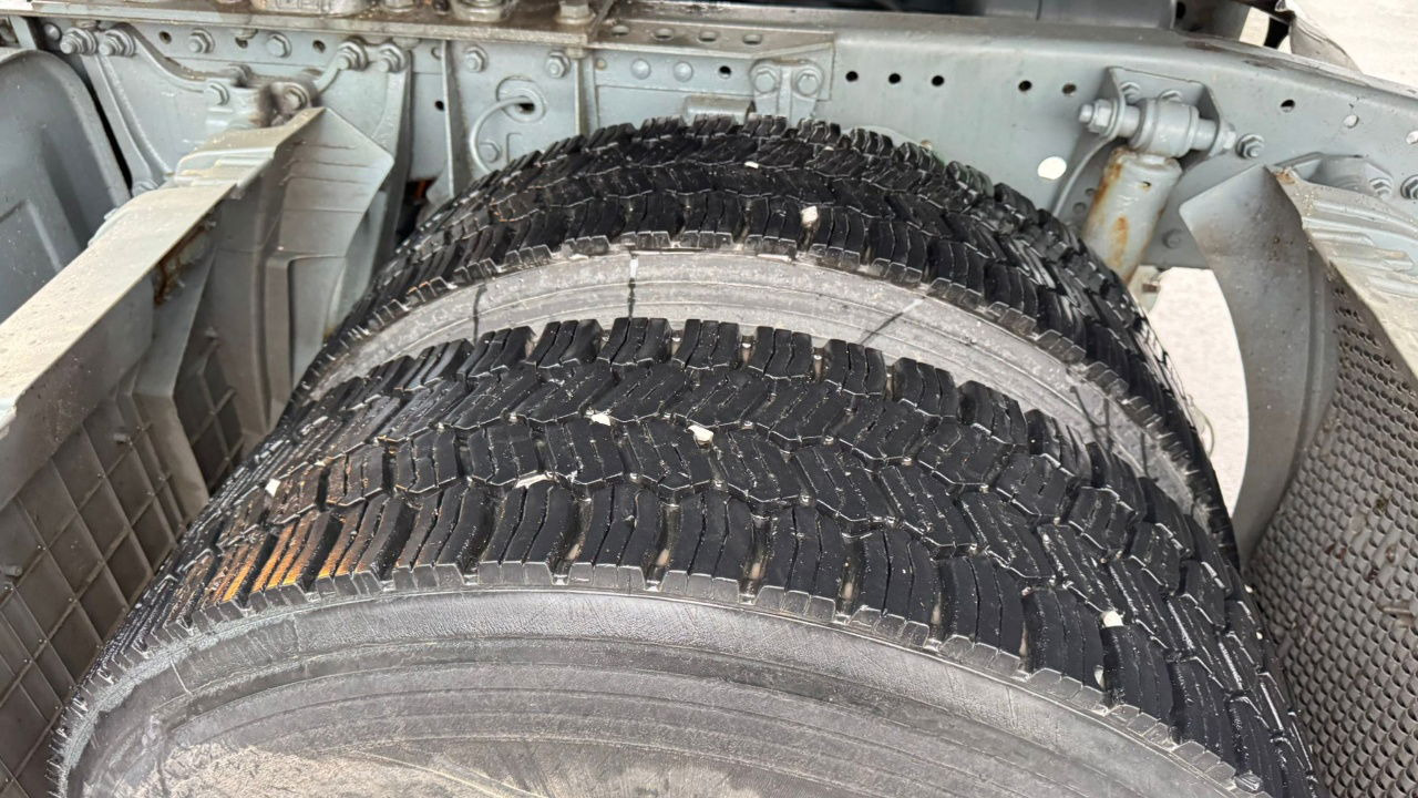 Mercedes-Benz Actros 1840 Axor 1840 LS 4x2 tipper hydraulics - Vetopöytäauto: kuva Mercedes-Benz Actros 1840 Axor 1840 LS 4x2 tipper hydraulics - Vetopöytäauto Mercedes-Benz Actros 1840 Axor 1840 LS 4x2 tipper hydraulics - Vetopöytäauto: kuva Mercedes-Benz Actros 1840 Axor 1840 LS 4x2 tipper hydraulics - Vetopöytäauto