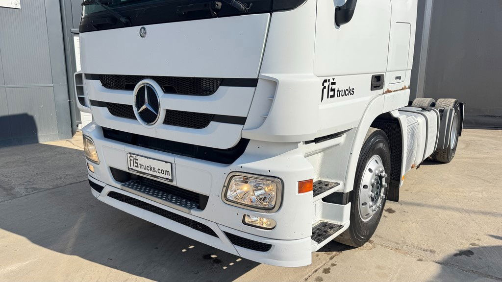 Mercedes-Benz Actros 1841 LS 4x2 tractor unit - retarder - Vetopöytäauto: kuva  Mercedes-Benz Actros 1841 LS 4x2 tractor unit - retarder - Vetopöytäauto Mercedes-Benz Actros 1841 LS 4x2 tractor unit - retarder - Vetopöytäauto: kuva  Mercedes-Benz Actros 1841 LS 4x2 tractor unit - retarder - Vetopöytäauto