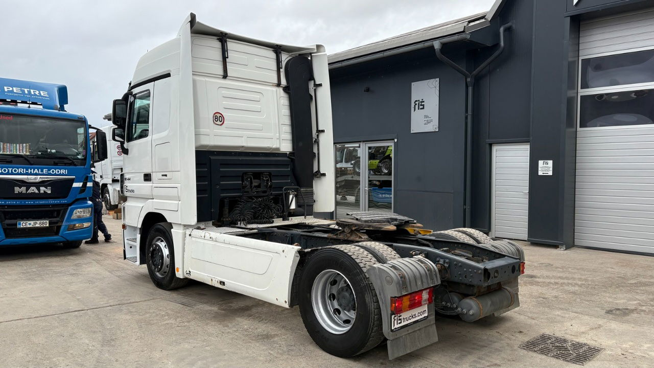 Mercedes-Benz Actros 1844 4x2 - tractor unit - retarder - Vetopöytäauto: kuva Mercedes-Benz Actros 1844 4x2 - tractor unit - retarder - Vetopöytäauto Mercedes-Benz Actros 1844 4x2 - tractor unit - retarder - Vetopöytäauto: kuva Mercedes-Benz Actros 1844 4x2 - tractor unit - retarder - Vetopöytäauto
