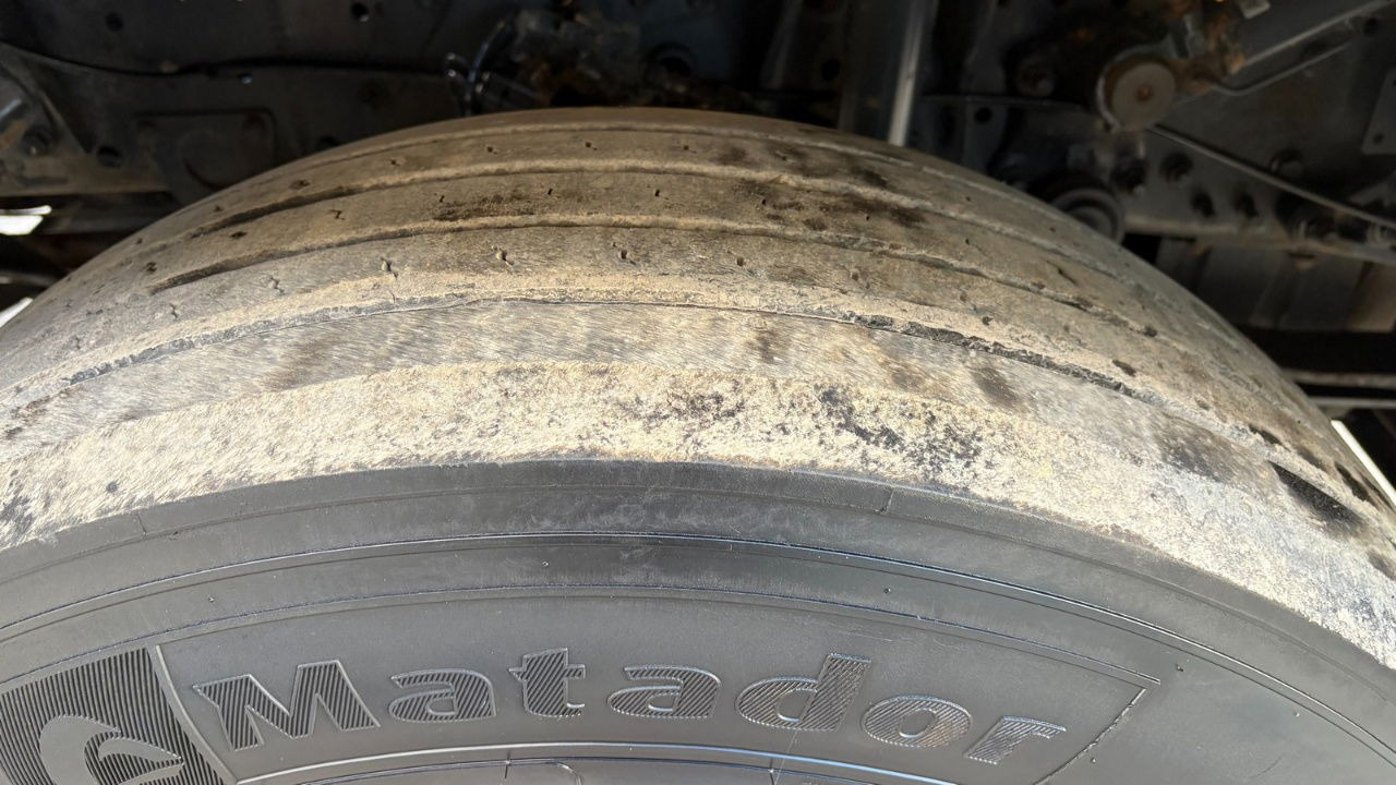 Mercedes-Benz Actros 1846 4x2 tractor unit - retarder - Vetopöytäauto: kuva Mercedes-Benz Actros 1846 4x2 tractor unit - retarder - Vetopöytäauto Mercedes-Benz Actros 1846 4x2 tractor unit - retarder - Vetopöytäauto: kuva Mercedes-Benz Actros 1846 4x2 tractor unit - retarder - Vetopöytäauto