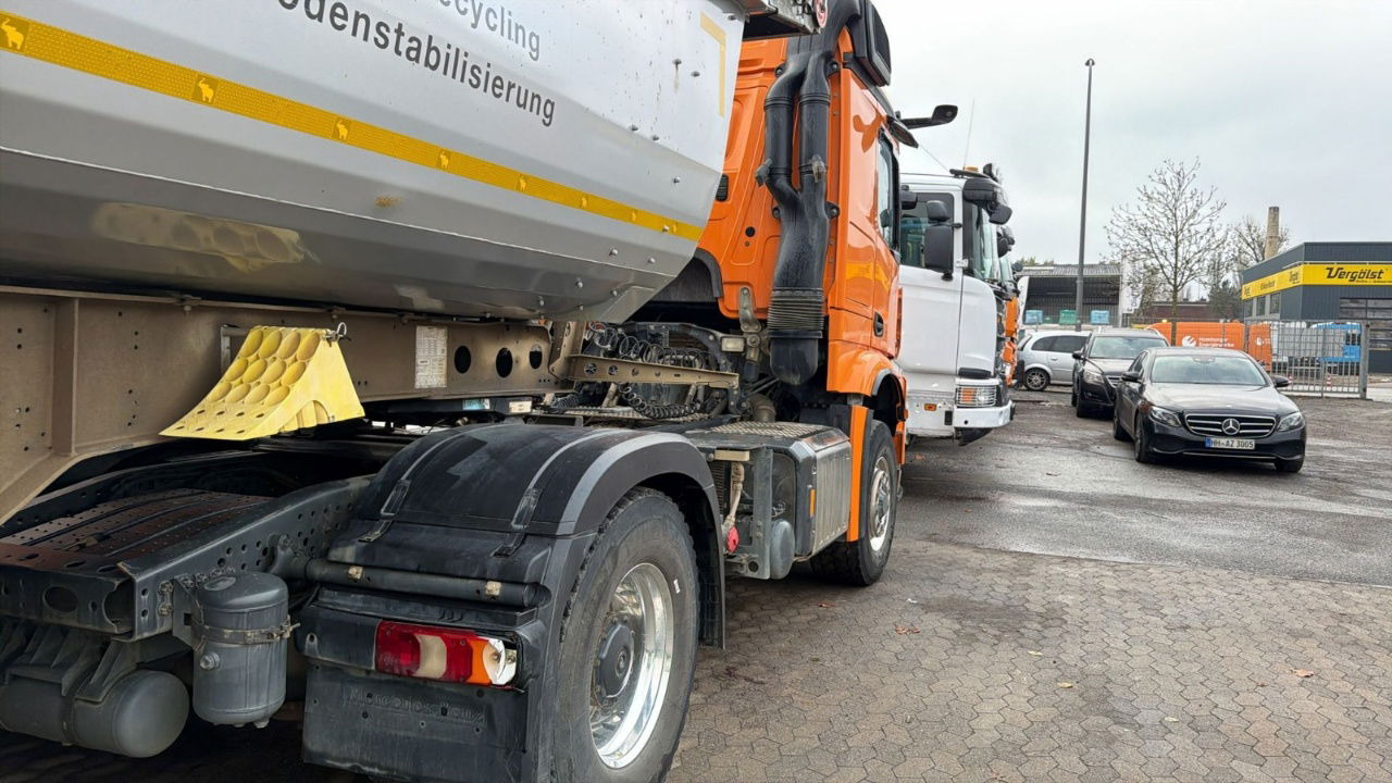 Mercedes-Benz Arocs 1851 LS HAD 4X4 - Euro 6 - retarder - tipper hydraulics - Vetopöytäauto: kuva Mercedes-Benz Arocs 1851 LS HAD 4X4 - Euro 6 - retarder - tipper hydraulics - Vetopöytäauto Mercedes-Benz Arocs 1851 LS HAD 4X4 - Euro 6 - retarder - tipper hydraulics - Vetopöytäauto: kuva Mercedes-Benz Arocs 1851 LS HAD 4X4 - Euro 6 - retarder - tipper hydraulics - Vetopöytäauto