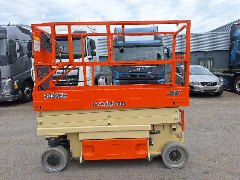 JLG 2030 ES - Saksilava: kuva JLG 2030 ES - Saksilava JLG 2030 ES - Saksilava: kuva JLG 2030 ES - Saksilava