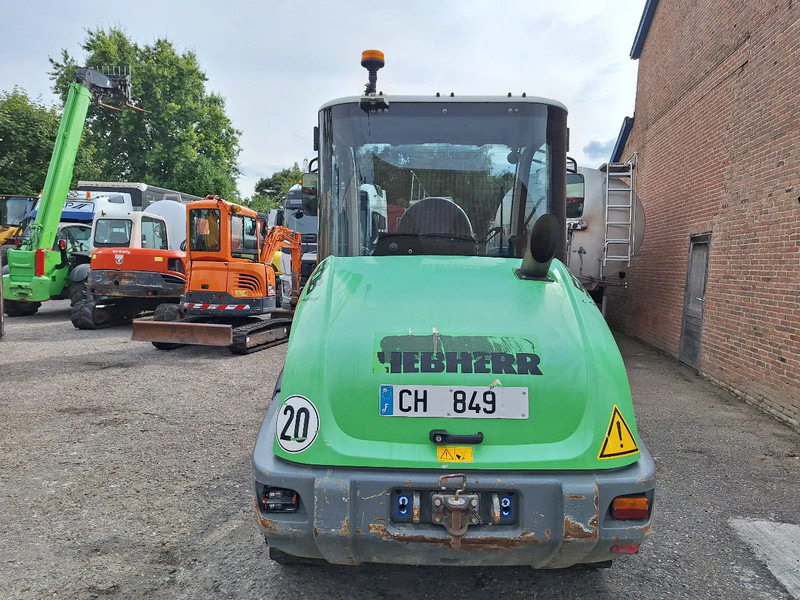 Liebherr L506C - Liukuohjattu telakuormaaja: kuva Liebherr L506C - Liukuohjattu telakuormaaja Liebherr L506C - Liukuohjattu telakuormaaja: kuva Liebherr L506C - Liukuohjattu telakuormaaja