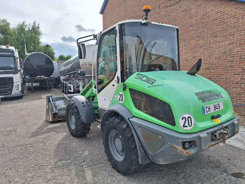 Liebherr L506C - Liukuohjattu telakuormaaja: kuva Liebherr L506C - Liukuohjattu telakuormaaja Liebherr L506C - Liukuohjattu telakuormaaja: kuva Liebherr L506C - Liukuohjattu telakuormaaja