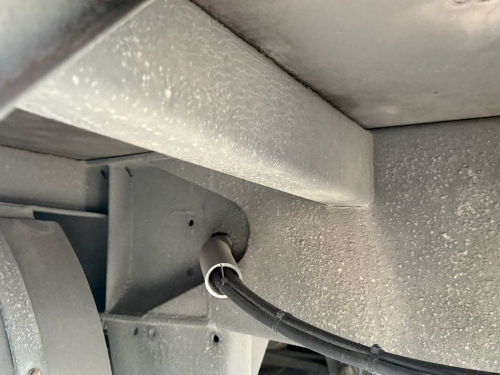 Agrikom - Pressukapelliperävaunu: kuva  Agrikom - Pressukapelliperävaunu Agrikom - Pressukapelliperävaunu: kuva  Agrikom - Pressukapelliperävaunu